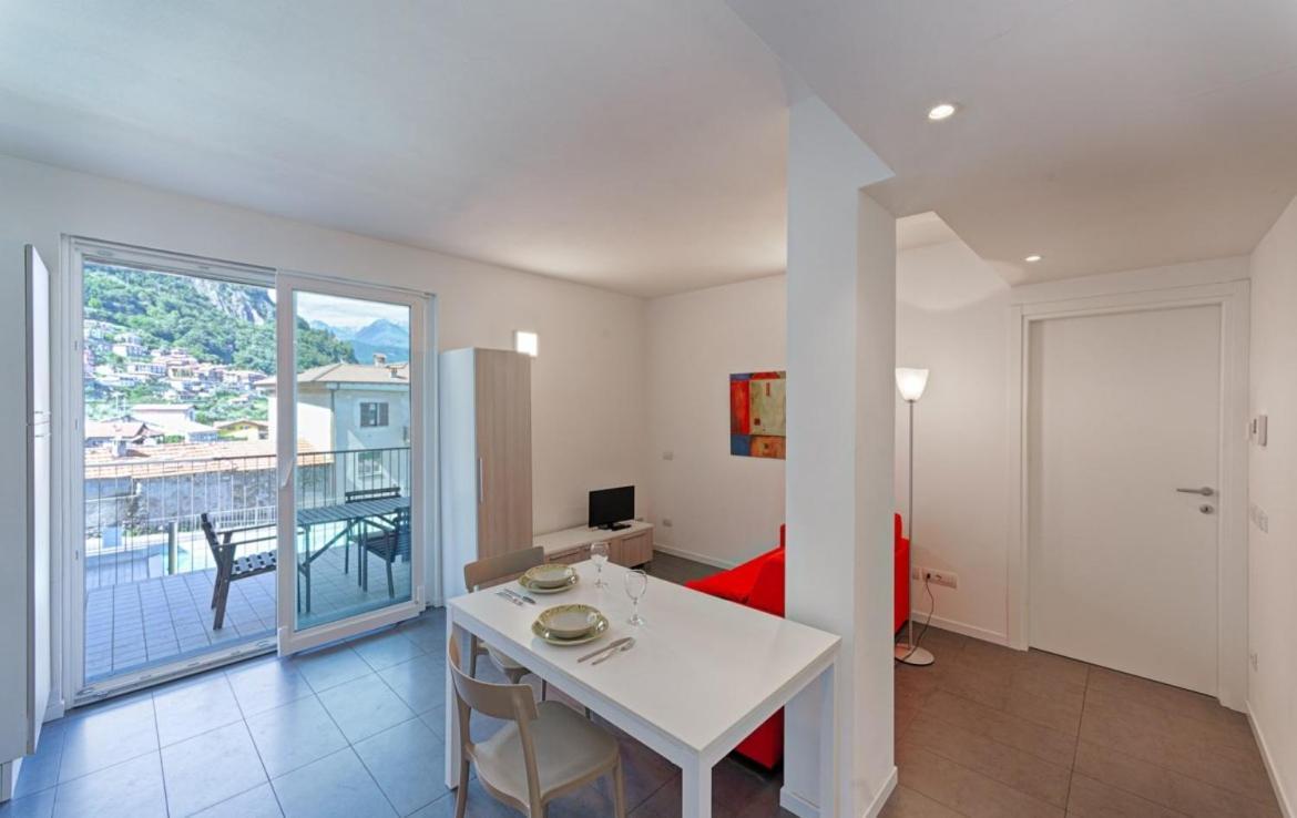 Modern Apartments Lake View With Pool Musso Extérieur photo