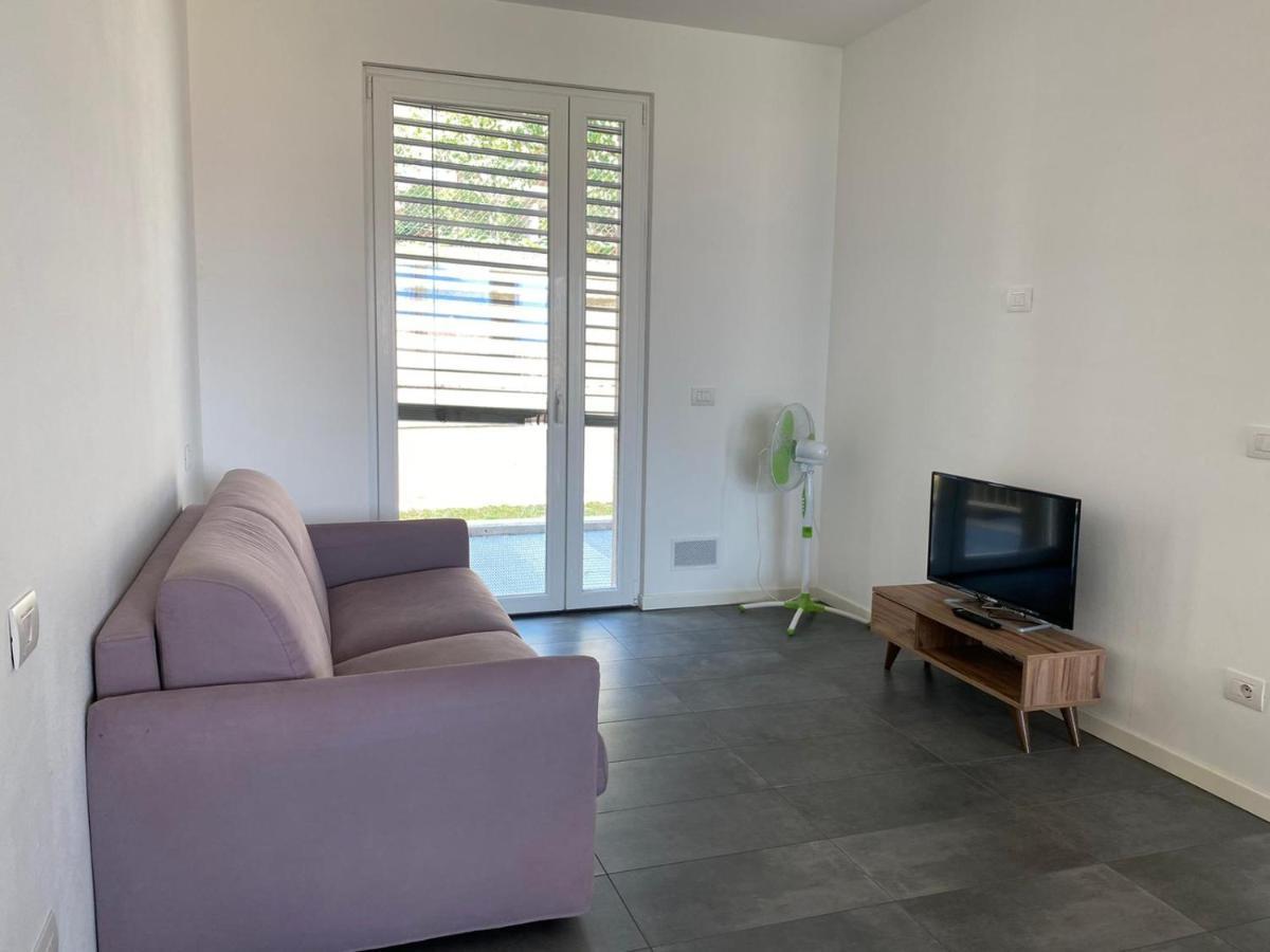 Modern Apartments Lake View With Pool Musso Extérieur photo